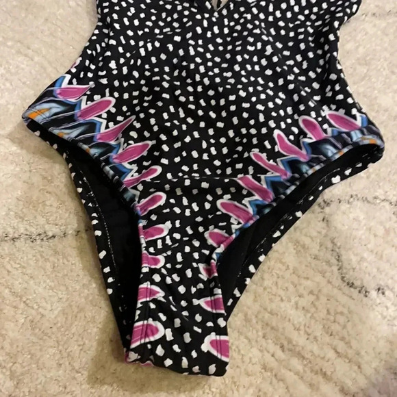 Bar III Brand New One Piece Swimsuit NWT - Picture 3 of 9